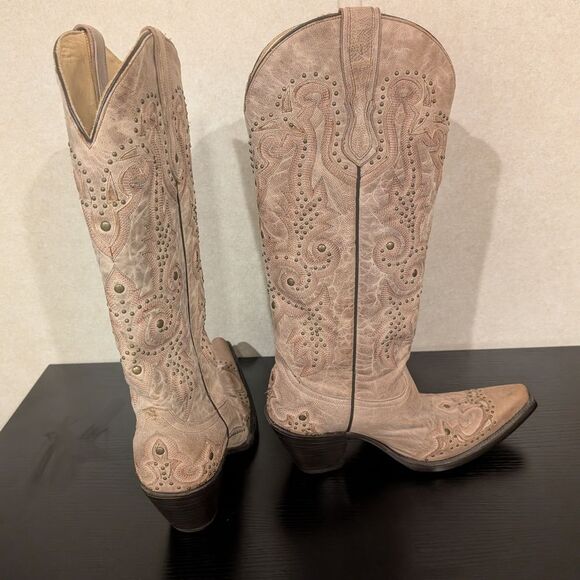 Corral Cream/Tan Studded Boots 8.5 Retired Style